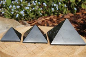 Seelenstein-Blog-Shungit-Pyramiden900