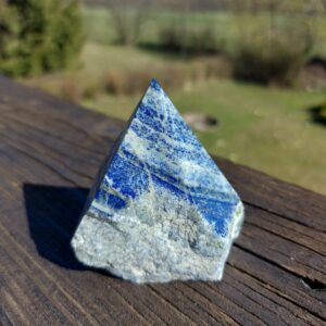 Seelenstein-Spezialstein-Lapis-Lazuli-Spitze-halbpoliert