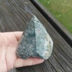 Seelenstein-Spezialstein-Moos-Achat-Rohstein-Spitze-poliert